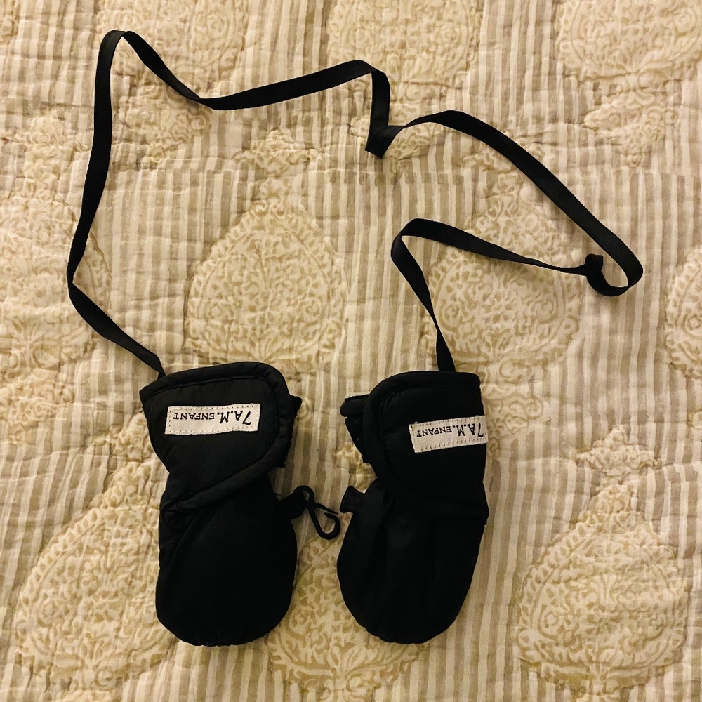 7AM Enfant Mittens Size 0-6 month
